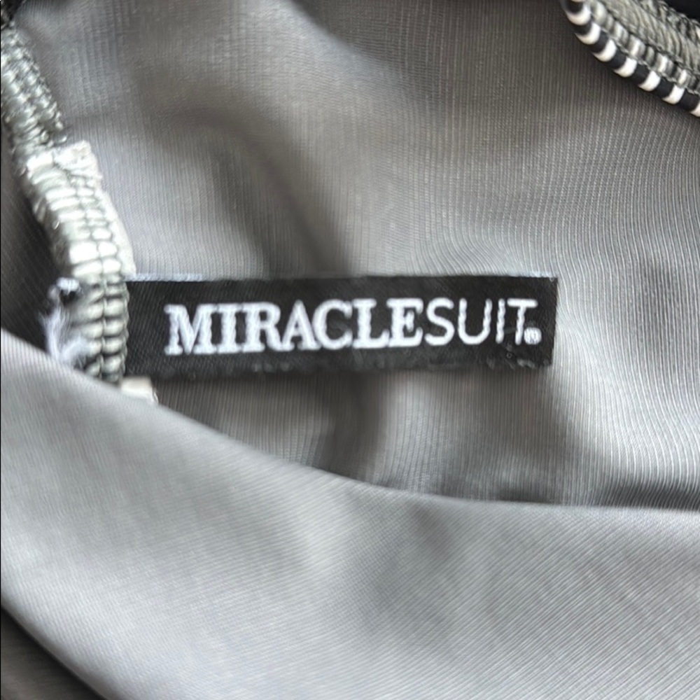 Miraclesuit Horizon one piece swimsuit size 12 - Picture 3 of 3